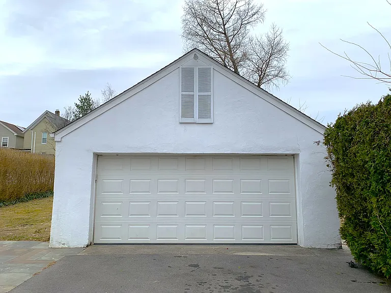 24 Hall Ave — Photo 29