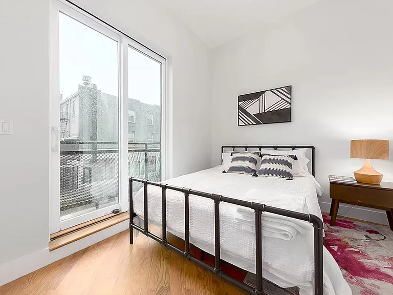 576 Grand St #3R — Photo 12
