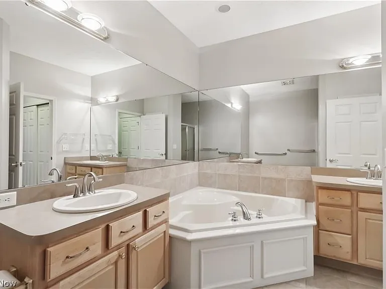 2620 Wyndgate Ct — Photo 13