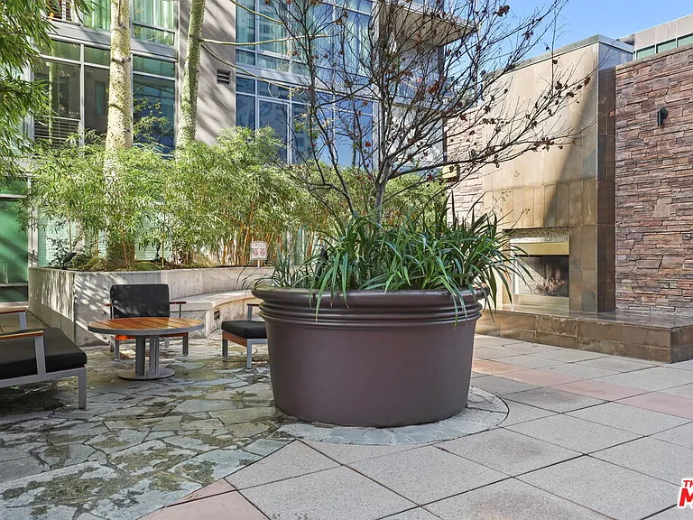1111 S Grand Ave #916 — Photo 39