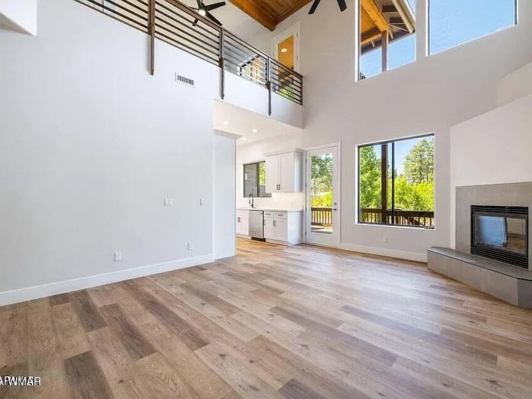 1400 W Navajo Ln #14 — Photo 1