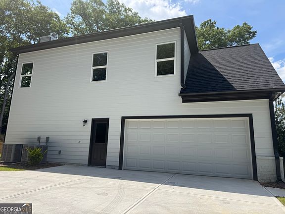 4th image of 605 Whirlaway St