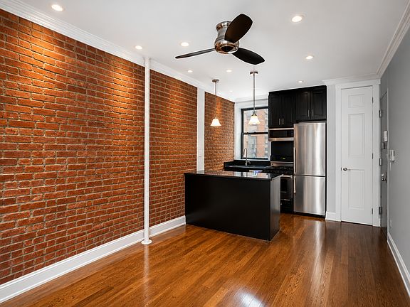 4th image of 438 W 52nd St APT 4B