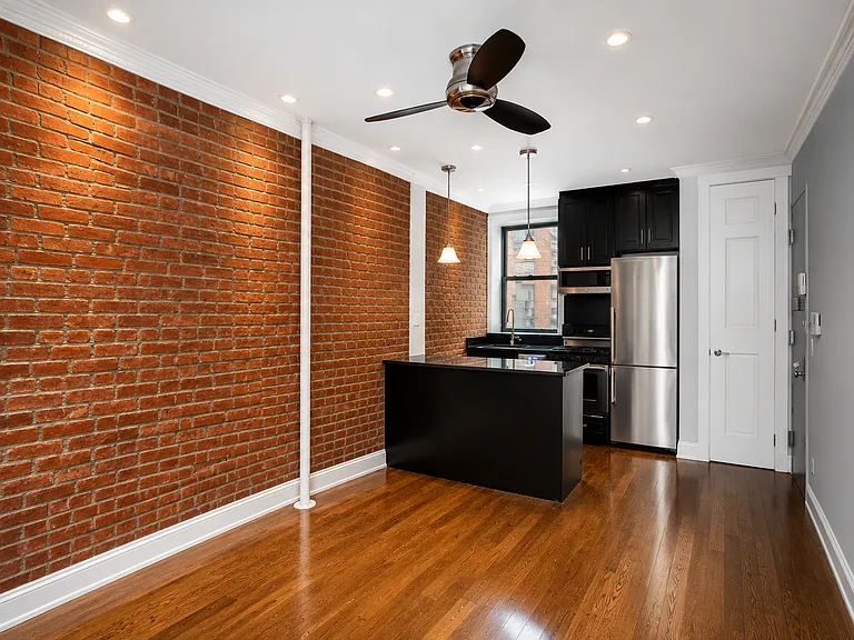 438 W 52nd St #4B — Photo 4