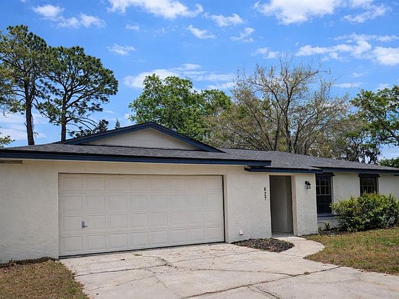 5th image of 627 Prairie Ln