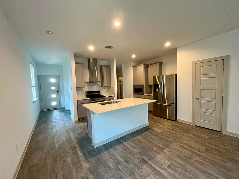 12807 Southborough Ln — Photo 13
