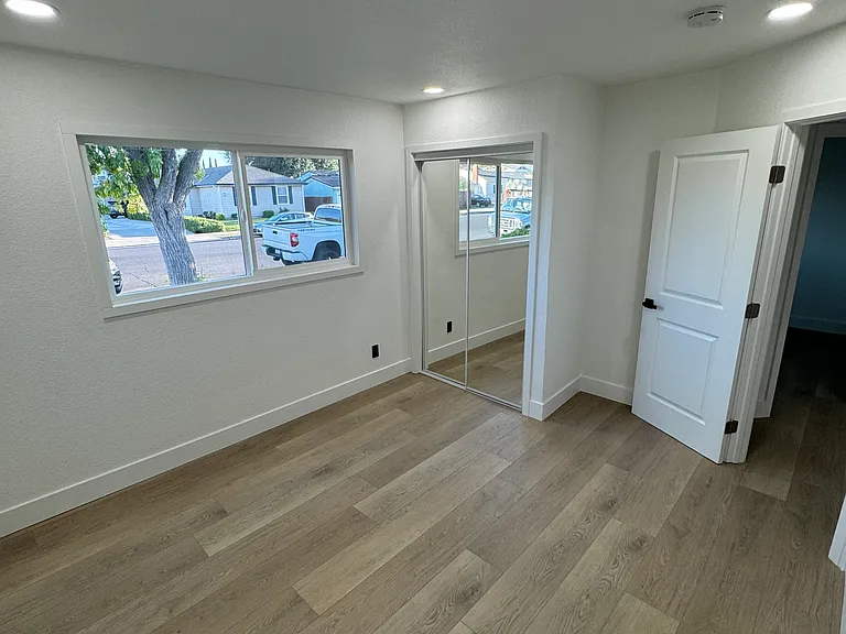 1466 Locust St — Photo 10
