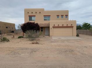 516 9th St NE, Rio Rancho, NM 87124
