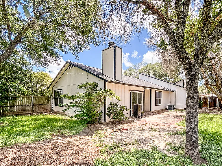 8634 Westgrove Dr — Photo 32