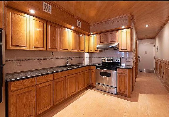 3rd image of 130 Water St APT 8F