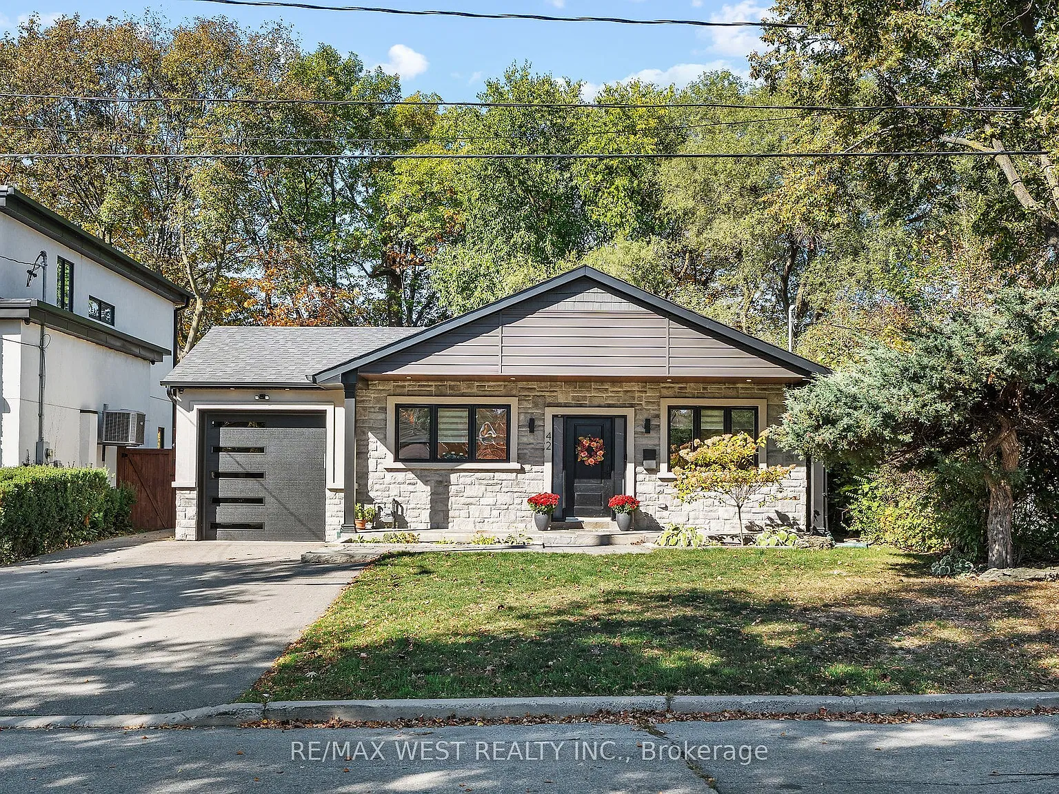 4 bed, $4,500 — Photo 1
