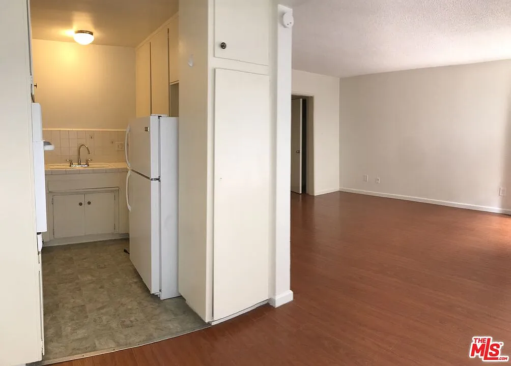 1 bed, 1.0 bath, 1000 sqft, $1,600 — Photo 3