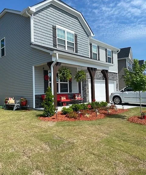 210 Loxton St — Photo 2