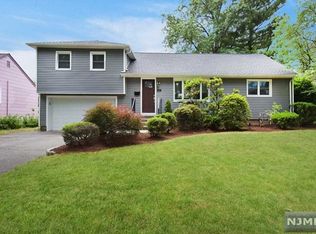 84 Alden Rd, Paramus, NJ 07652