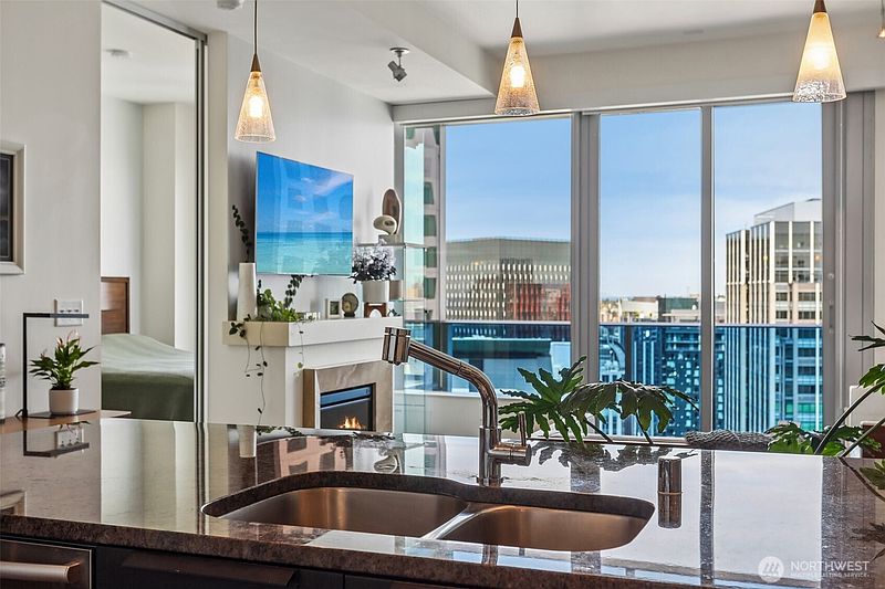 5th image of 737 Olive Way #3701