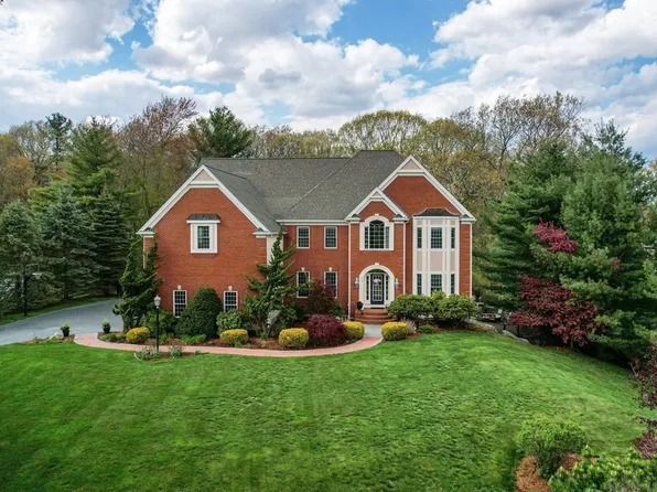 7 Bowker Rd, Hopkinton, MA 01748
