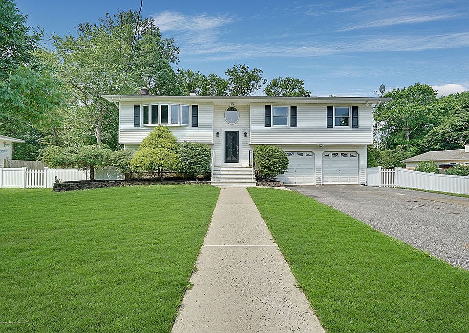 1st image of 74 Green Dr