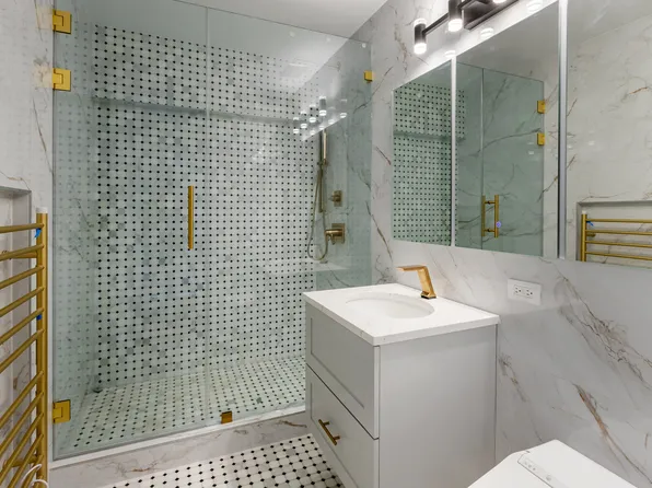 2521 Palisade Avenue image 21 of 25