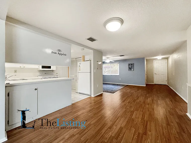 8312 Mill Creek Ln — Photo 8