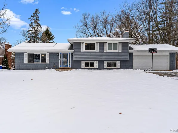 2175 Rollins St, Grand Blanc, MI 48439