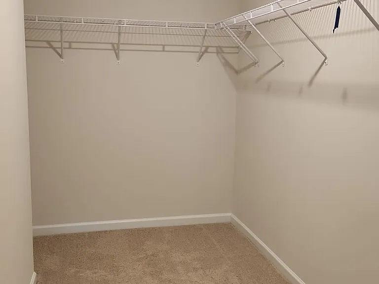1669 Hallview Ct — Photo 14
