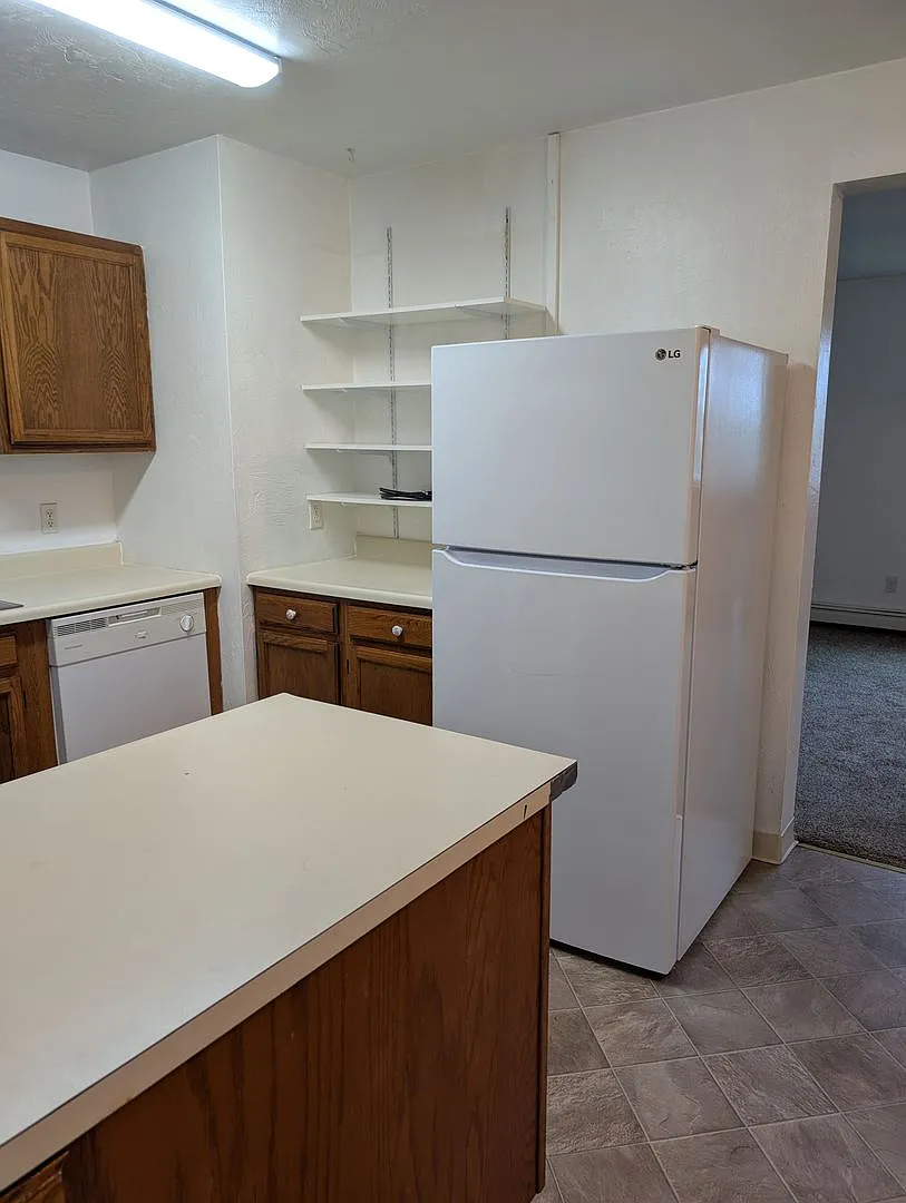 27th Ave 1025 — Photo 4