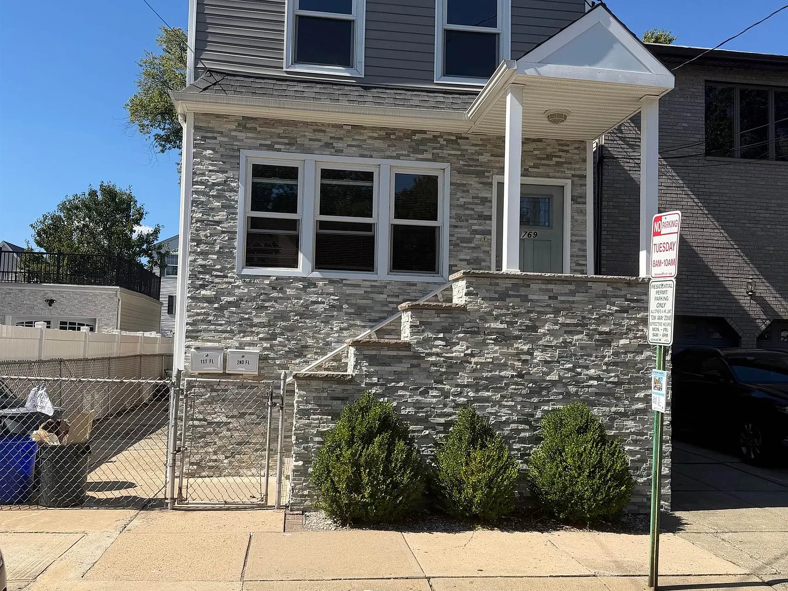 2 bed, 1.0 bath, $2,500 — Photo 1