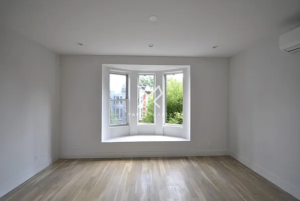 Rented by Yaffa Realty LLC | media 30