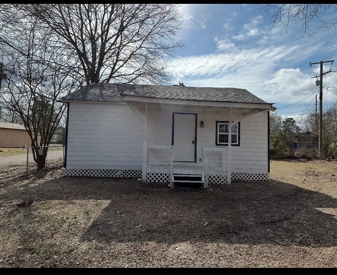 2 bed, 750 sqft, $1,050 — Photo 1
