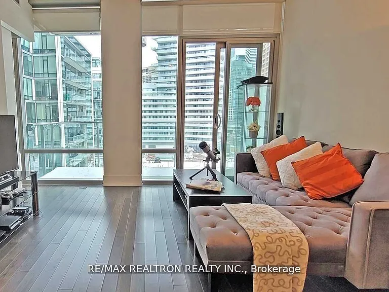 39 Queens Quay E #734 — Photo 5