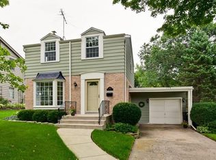 430 Briar Pl, Libertyville, IL