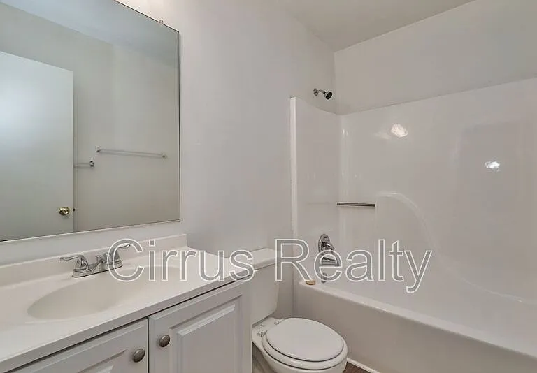 2756 Peach St — Photo 17