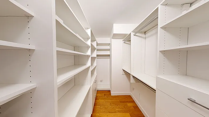 Rented by AZ REALTY NYC LLC | media 6