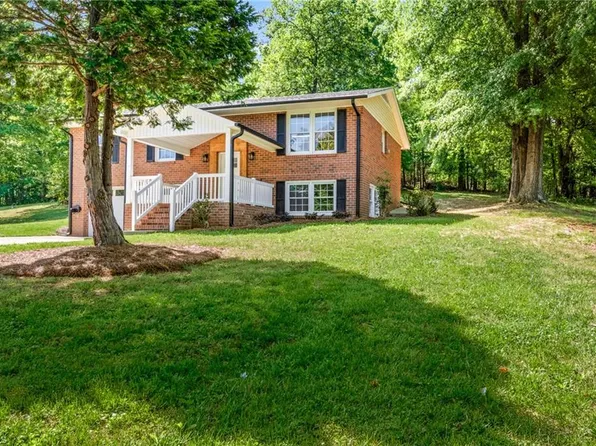 117 Kingswood Place Dr, Walnut Cove, NC 27052