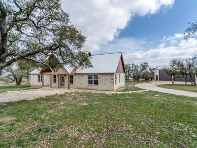 955 Axis Cir, Fredericksburg, TX, 78624