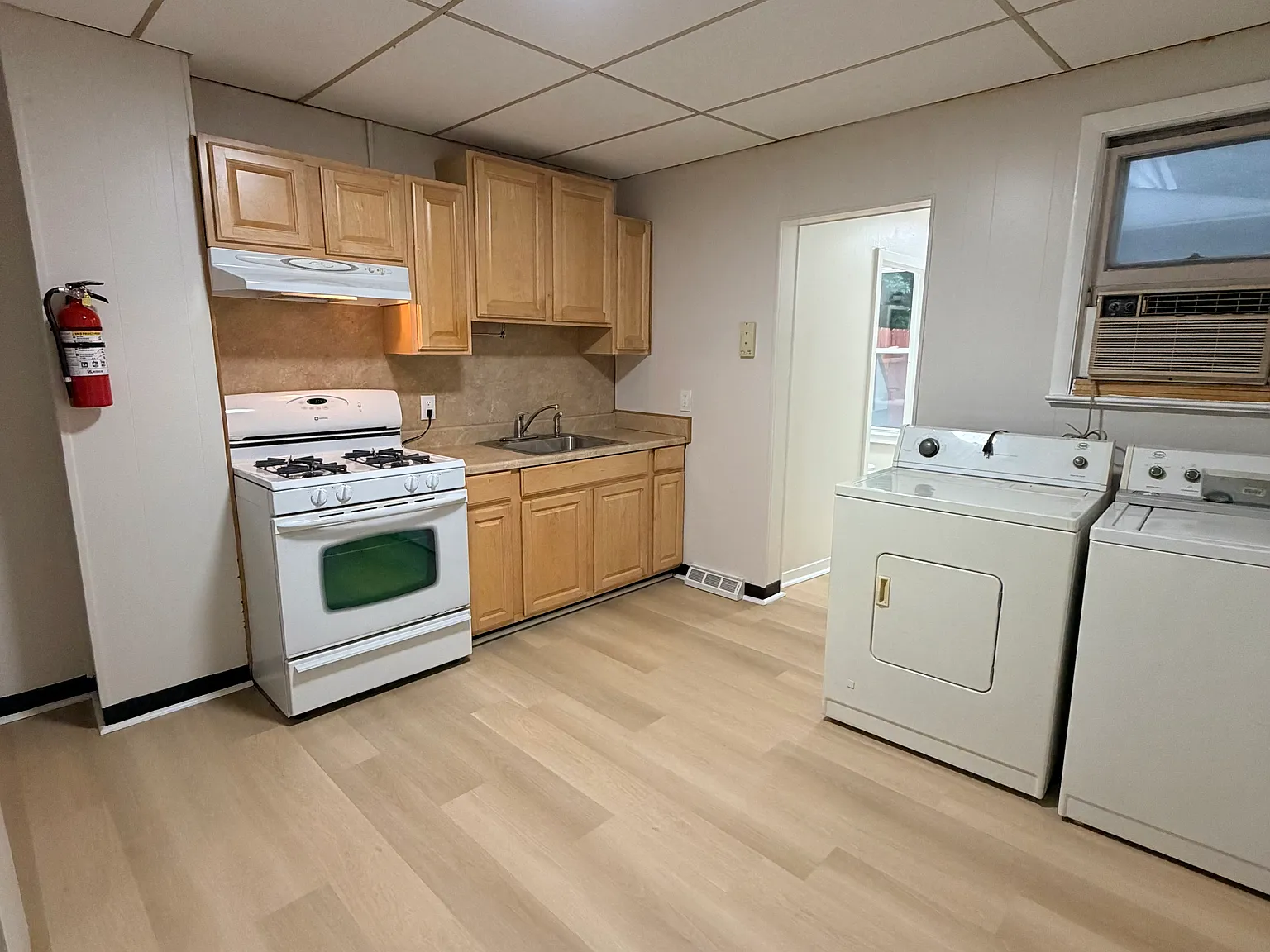 2 bed, 920 sqft, $2,000 — Photo 3
