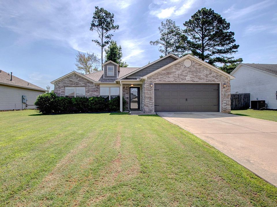 1st image of 102 Spruce St