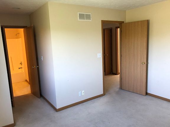5th image of 1446 W B Ct