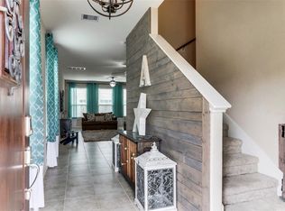 6884 Dogwood Cliff Ln, Dickinson, TX 77539