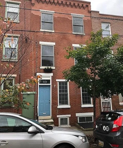 1018 Carpenter St — Photo 1