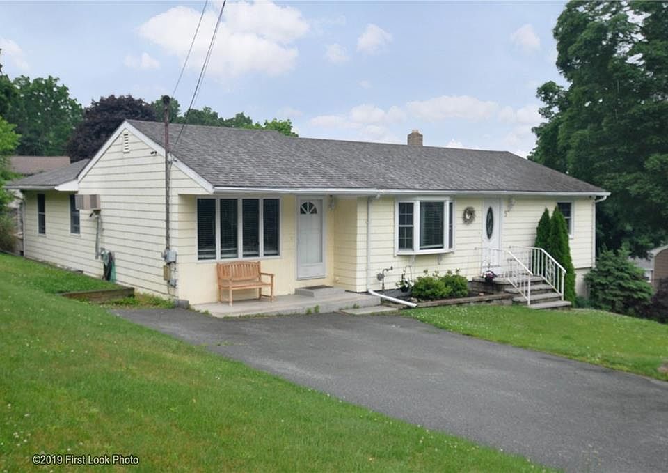 1st image of 5 Brookwood Dr