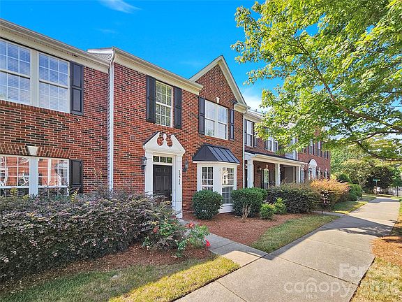 3rd image of 20528 Harbor View Dr