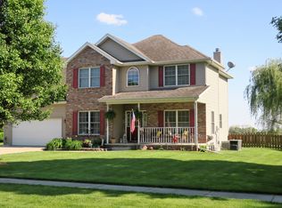 312 E Conrey St, Williamsville, IL 62693