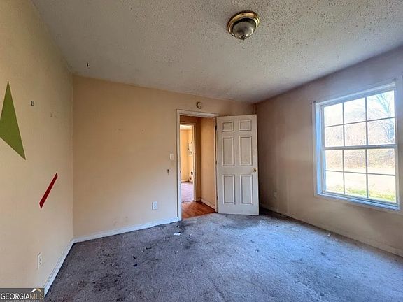 3rd image of 17 Collins Rd