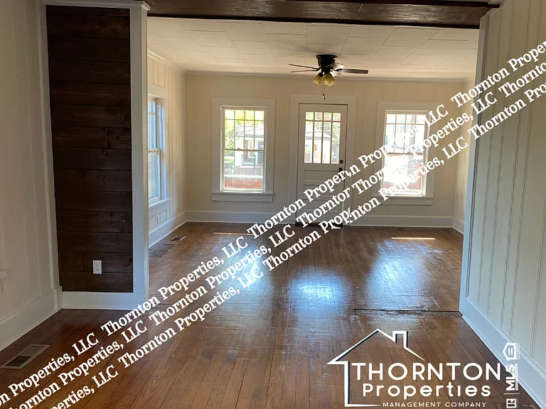 2212 Scott St — Photo 4