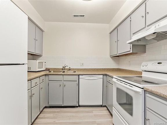 4th image of 37 Greenwich Ave APT 3-11