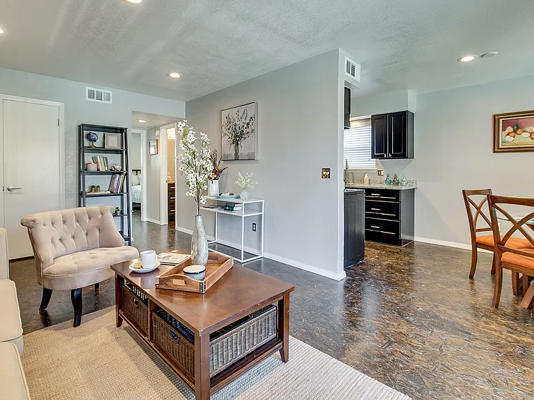 Norman Apartments — Photo 16