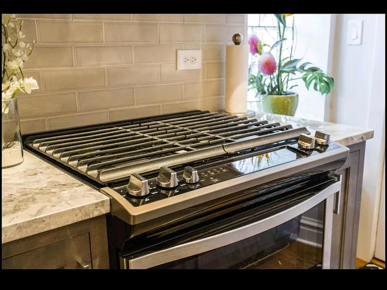 734 W Barry Ave #1 — Photo 12