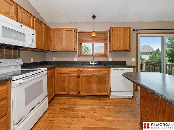 4th image of 4303 N 147th St
