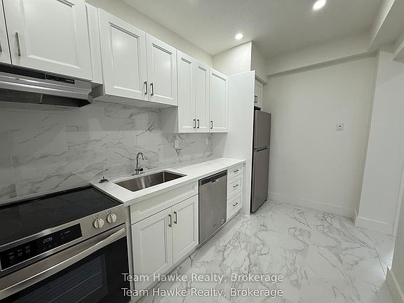 5th image of 521 Bay St #13